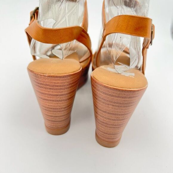 Women’s Bamboo Tan Luxy Cross Strap Wedge Size 8 - Picture 3 of 7